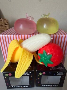 🩷💚FRUIT FUN!!💛🍓Bundle🍌🍌 Sugar & Foam Squishies🍓💚